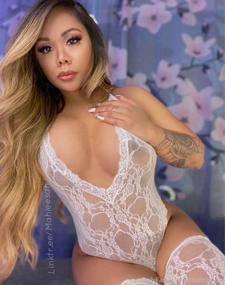 exoticbooty modelo desnuda galerías