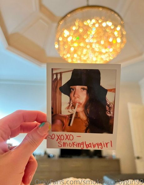 smokingbabygirl99 modelo pornografico foto