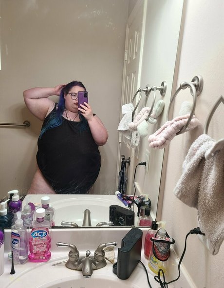 curv3s4daysfree buena actriz foto