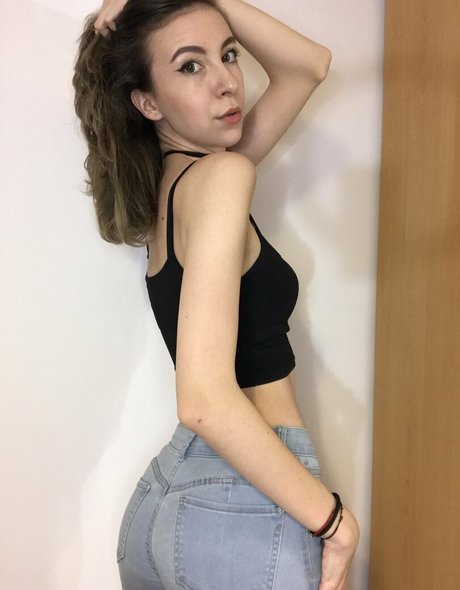 Longlegzzz actriz desnuda galería