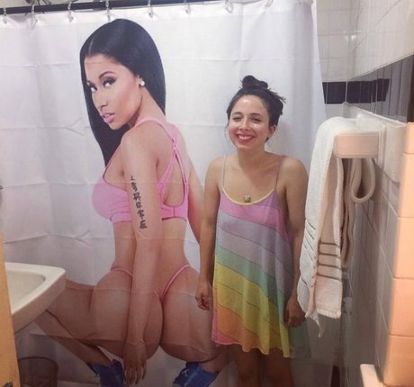 Esther Povitsky sexo estrella imagen