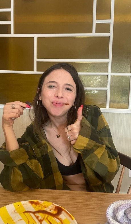 Esther Povitsky actriz de alta definición galerías