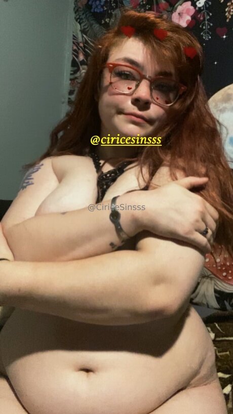 ciricesinssfw estrella desnuda imágenes