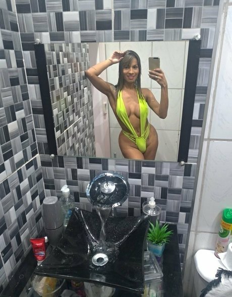 Carine Kishi arte estelar imágenes