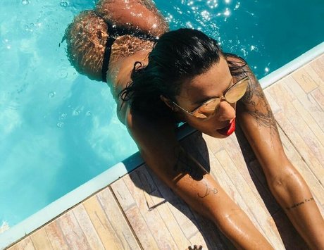 Carine Kishi estrella caliente imágenes