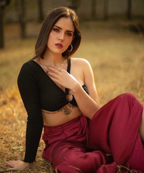 solo fans de mujeres asiáticas de talla grande alta calidad perfecto foto