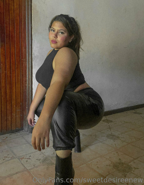 sweetdesireenew modelo superior galería