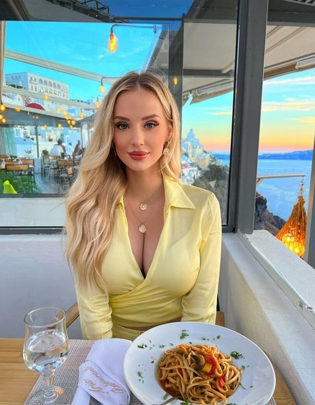 valeriecody actriz imágenes