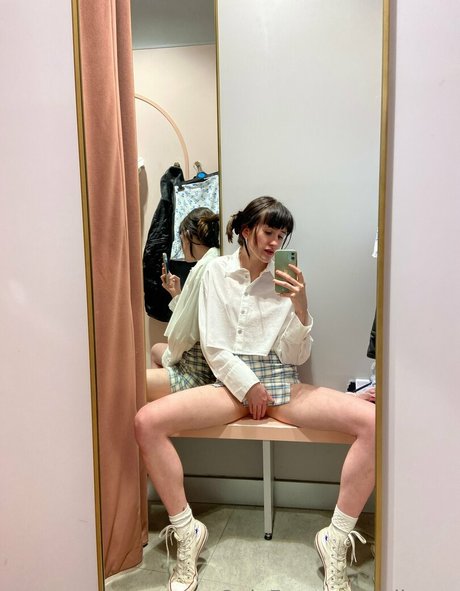 alinevs estrella desnuda galería