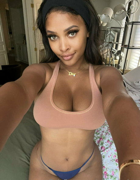 barista onlyfans bastante erótico fotos