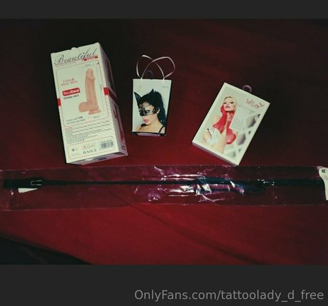 tattoolady d free hermosa actriz archivo