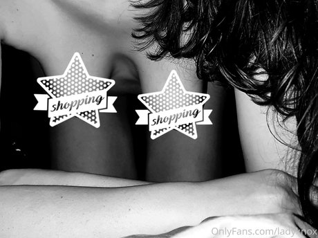 ladyknox estrella adulta fotos