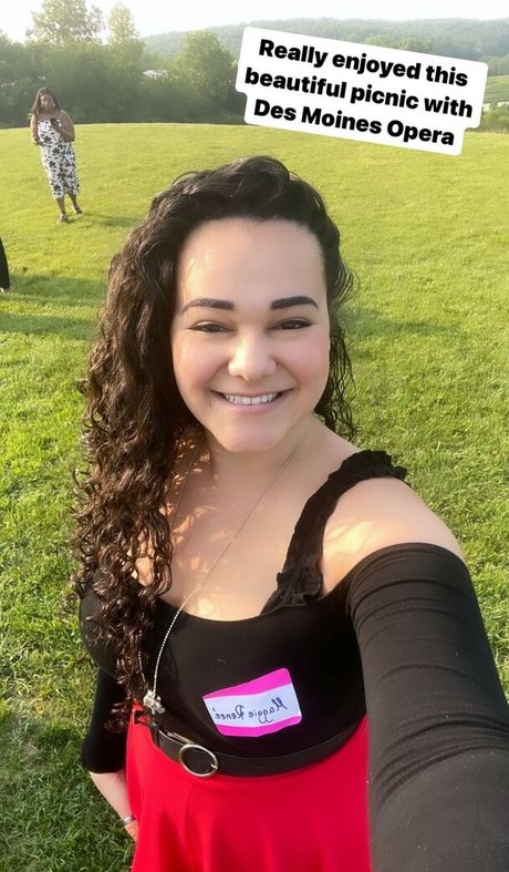 Maggie Renee modelo galería