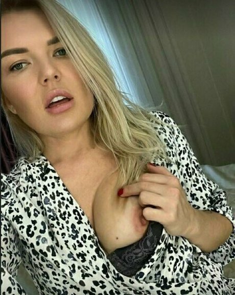 darked witch actriz libre archivo