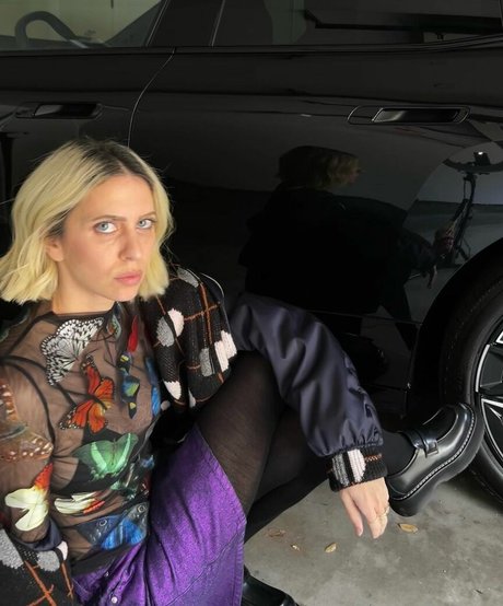 Hila Klein modelo pornografico archivo