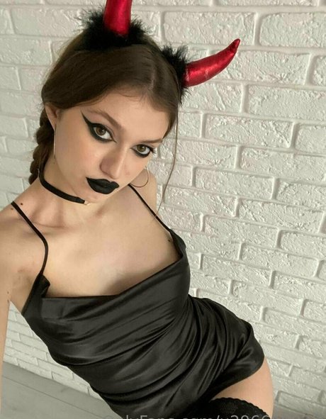 adolescente de ébano delgada onlyfans bastante libre fotos