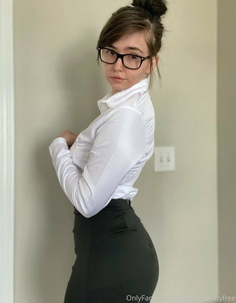 infatuatedkittyfree estrella xxx foto