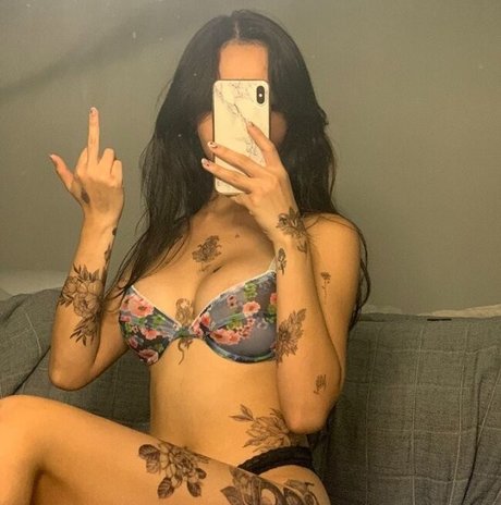 scryybabyy estrella caliente foto