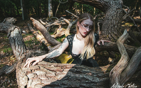 laceandleashes modelo sexy imágenes