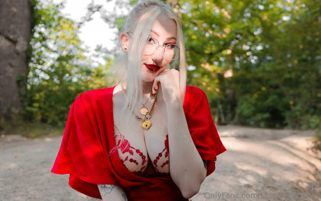 laceandleashes estrella pornografica imágenes