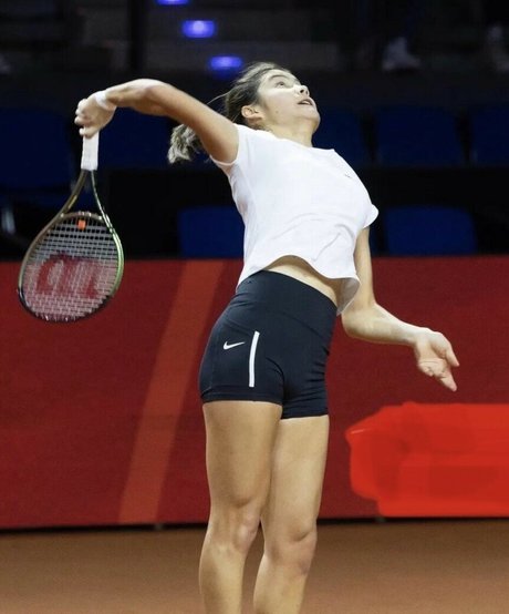 Emma Raducanu estrella porno atractiva galerías