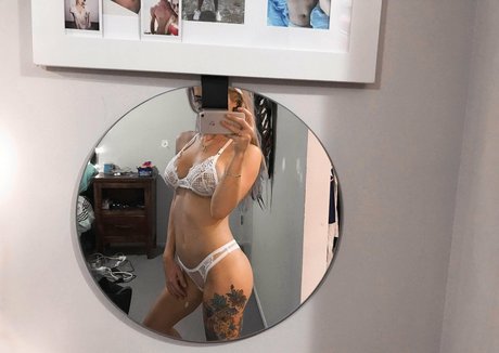 billiebeever modelo desnudo archivo