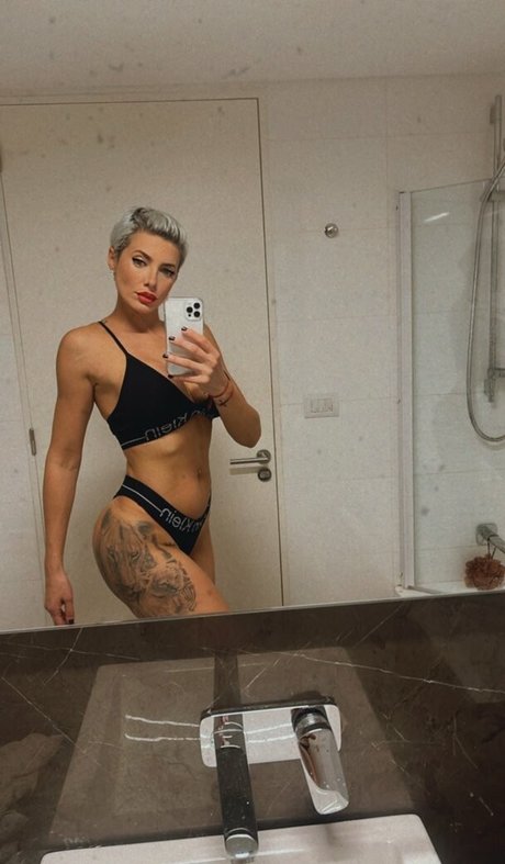 Tamara Bella estrella porno hermosa galería