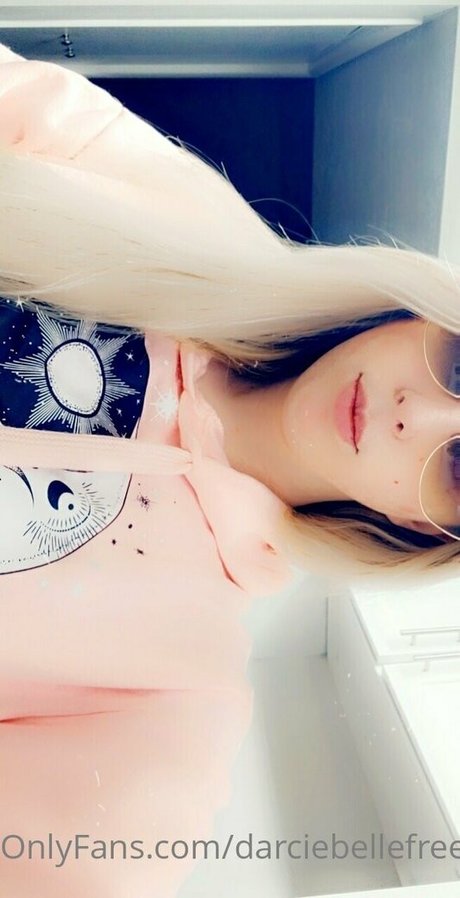 darciebellefree estrella porno atractiva imagen