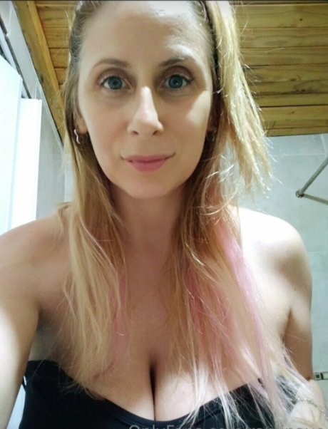 Rominavc actriz porno foto