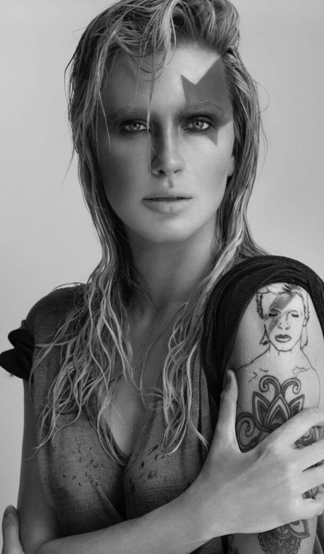 Ireland Baldwin bonita modelo archivo