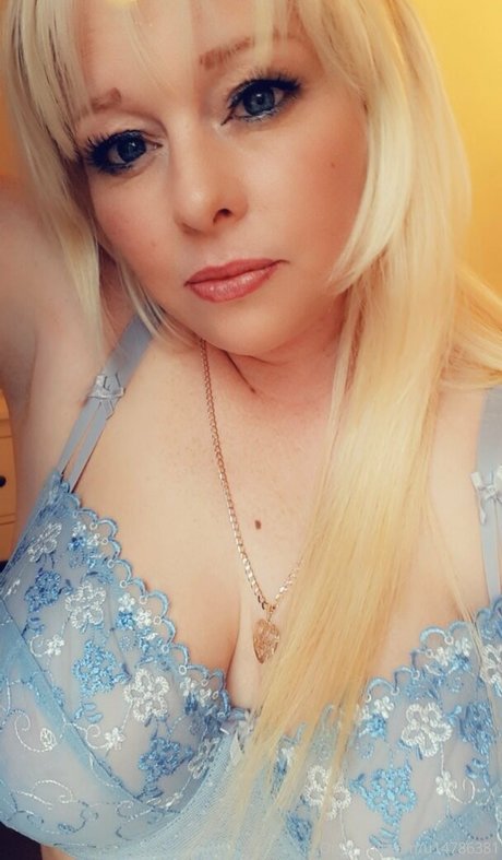 mistressmother hermosa modelo imágenes