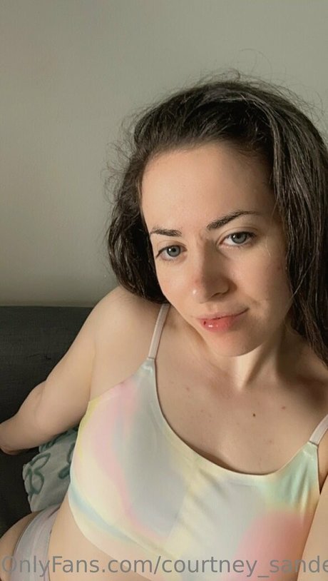 Courtney Sanderson mejor estrella galerías