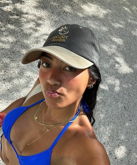 Sophia Cuerquis modelo superior galerías