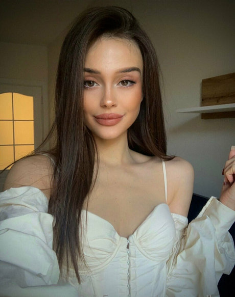 aryaincollege modelo bonita imagen