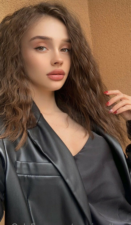 aryaincollege modelo xxx fotos