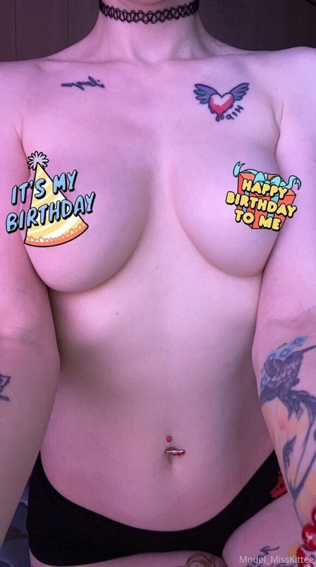 model misskittee92 desnudos estrella porno fotos