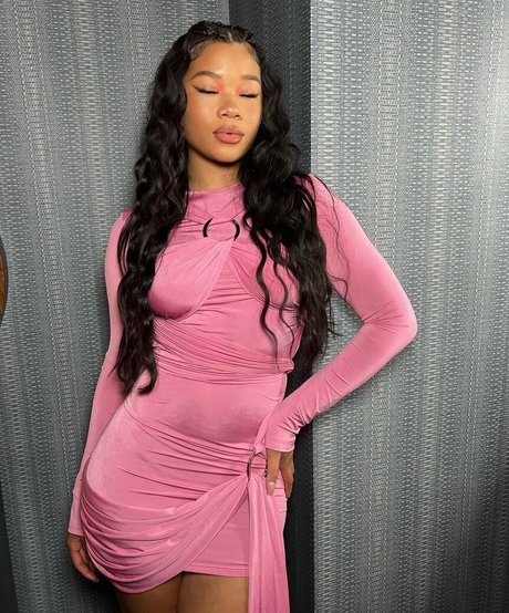 Storm Reid estrella erótica archivo