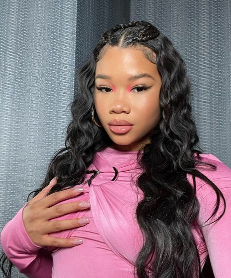 Storm Reid modelo gratis foto