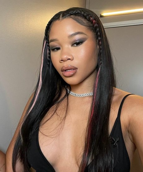 Storm Reid estrella porno caliente fotos