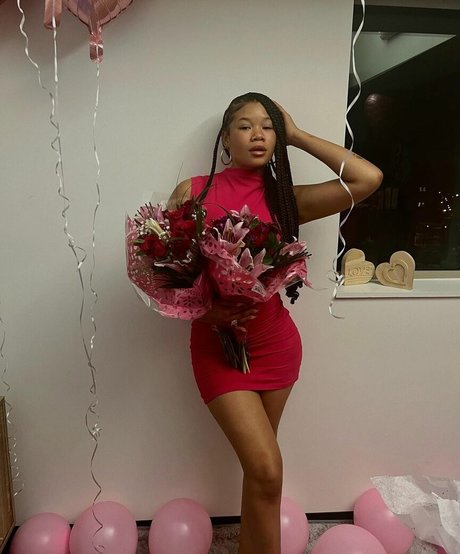 Storm Reid estrella xxx imagen
