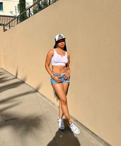 Storm Reid modelo pornografico galería