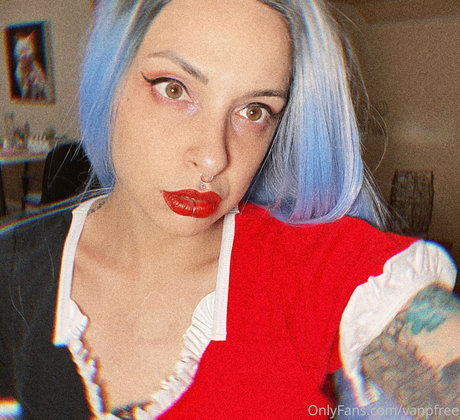 vanphell actriz desnuda galerías