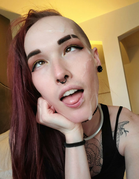 MissRedline modelo desnudos galerías