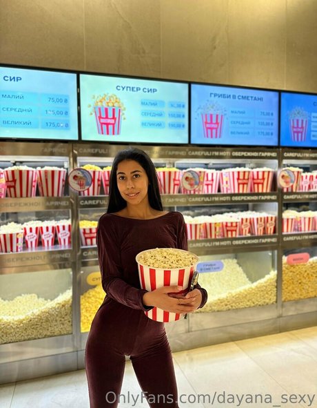 dayana sexy modelo agradable foto