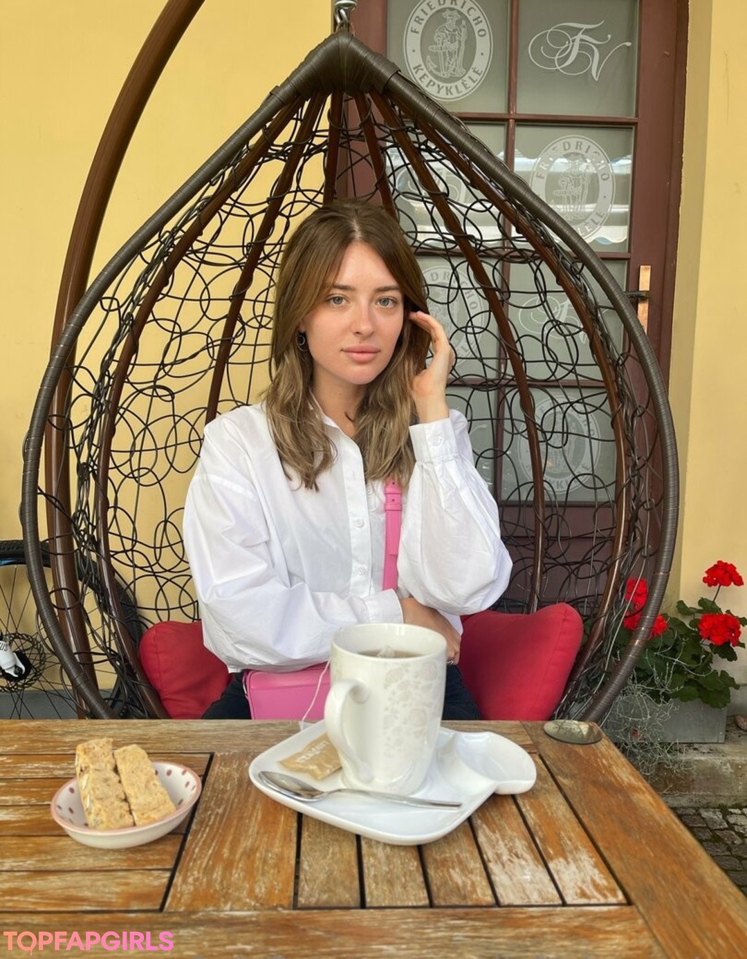 pollylittlecaprice modelo desnudo galería