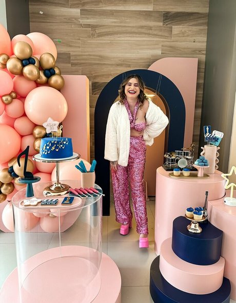 Alice Aquino estrella porno archivo