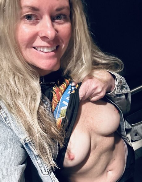 Mackenzie J estrella porno en alta definición archivo