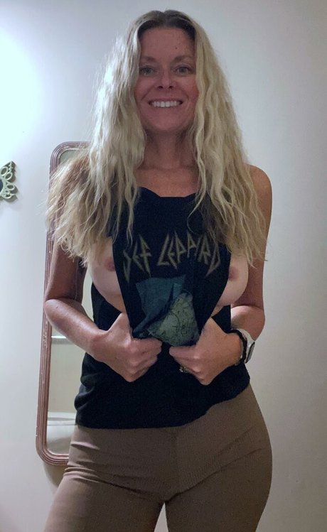 Mackenzie J estrella porno de alta calidad imágenes