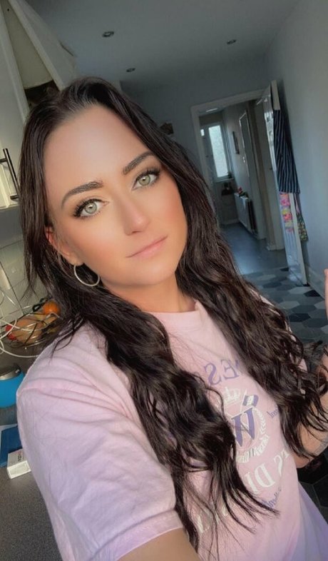 LittleSam xx modelo atractivo imágenes