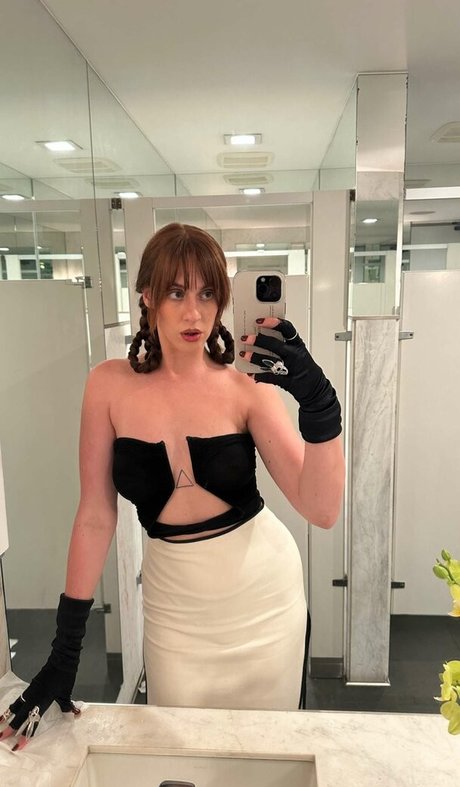 solo fans de madrastra hermosa desnuda foto